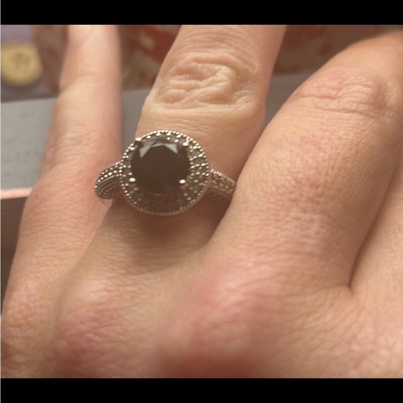 2.35-Carat Black Diamond & White Topaz Pavé 
Round-Cut Ring size 7 - Picture 7 of 7